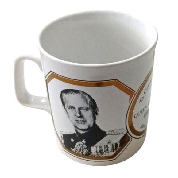 Vintage Queen Elizabeth II Silver Jubilee Mug 1977 Kiln Craft English Ironstone - Picture 2 of 7